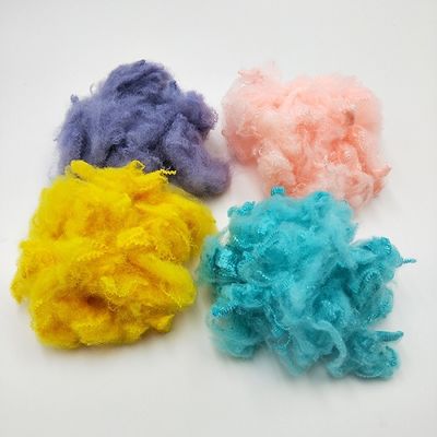 짠것이 아닌 인조 가죽 모피를 위한 3D 28mm 도프 염색 폴리에스터
